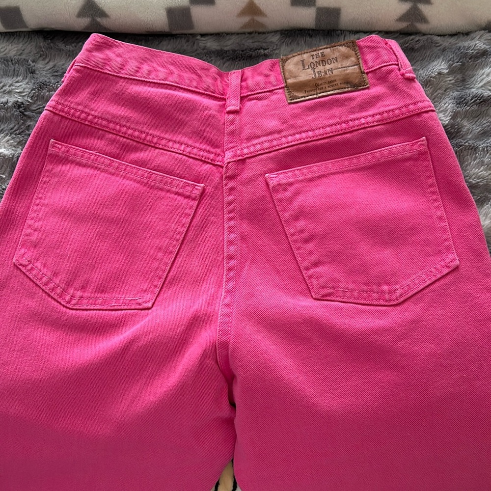 Ladies pink jeans high waisted from Moda Int’l